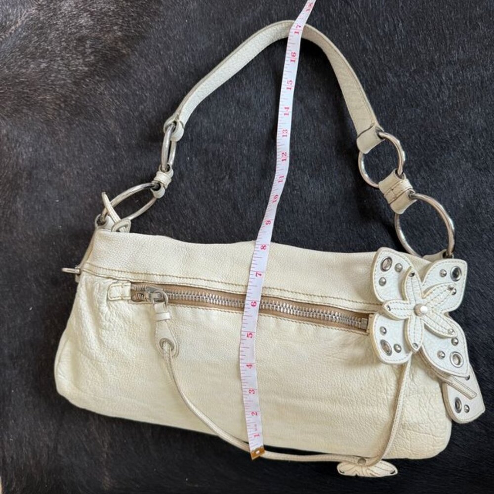 Miu Miu White Leather Handbag with Flower Motif - Picture 10 of 12